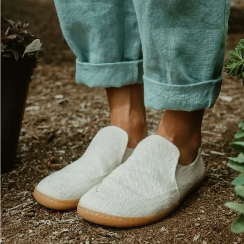 Mukishoes Elegant Cream Loafers for Women